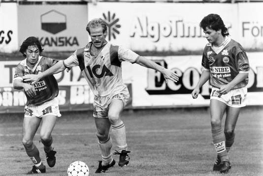  Sven-Åke Landgren, Halmstad med bollen.
