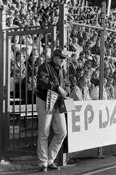  En besviken östersupporter.