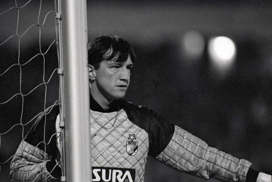  Inters målvakt  Walter Zenga.