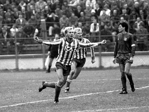  Lars Zetterlund, Göteborg jublar efter sitt mål.
