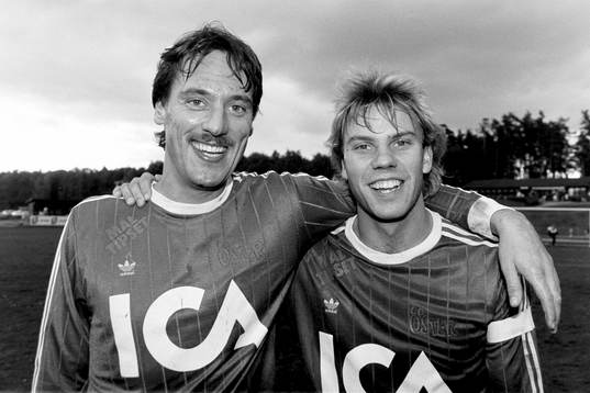  Östers målskyttar Morgan Hansson och Hans Eklund efter matchen.