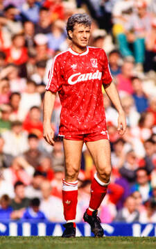 Bla gjennom flere bilder av Football, Division 1, Liverpool - Southampton