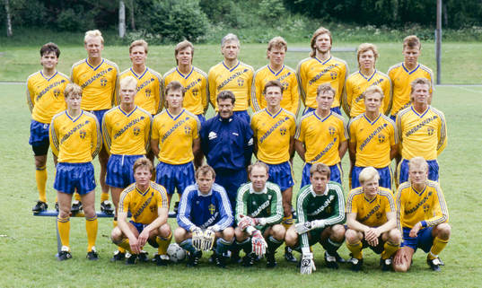 , VM-trupp: Bakre raden fr.v: Anders Limpar, Mats