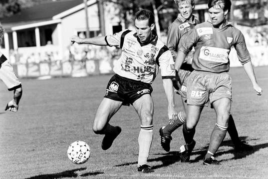  Magnus Nilsson, Mjällby med bollen.