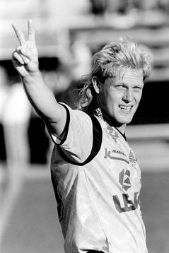  Mikael Holgersson, Mjällby jublar efter sina två mål.