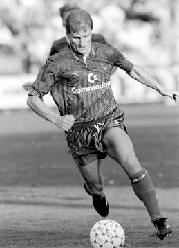  Chelseas Gordon Durie.