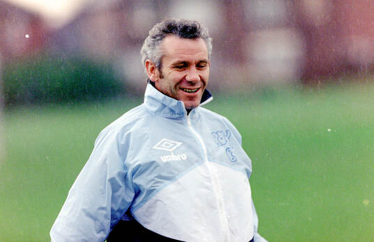 Bla gjennom flere bilder av Football, Div 1, Manchester City, Training