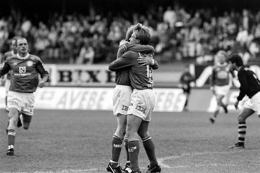  Gunnar Samuelsson och Magnus Wikström, Sundsvall jublar efter gjort mål.