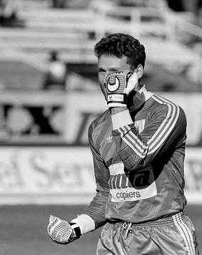  Kjell Frisk, målvakt i Djurgården jublar.