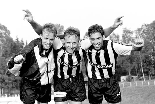  Landskronas målskyttar Per-Ola Johansson, Mats Andersson och Greger Andrijevski, Landskrona jublar efter matchen.