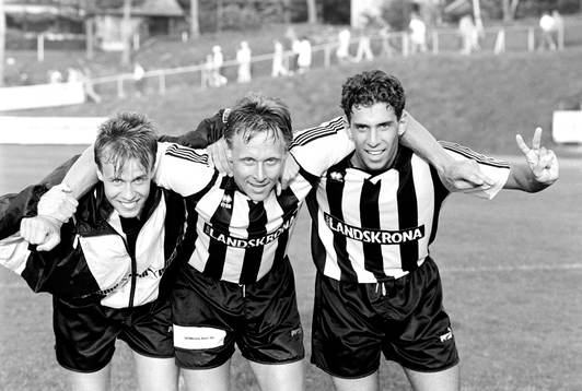  Landskronas målskyttar Per-Ola Johansson, Mats Andersson och Greger Andrijevski, Landskrona jublar efter matchen.