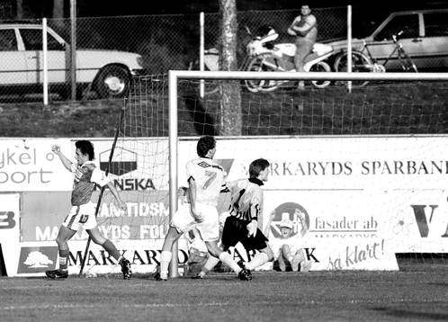  Mikael Broman gör 1-0 till Markaryd.