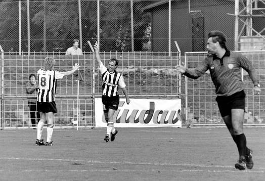  Benny Mårtensson, Landskrona jublar efter 3-0.