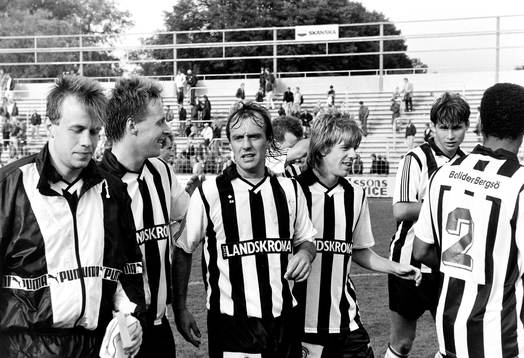  Benny Mårtensson och Landskrona jublar efter segern.