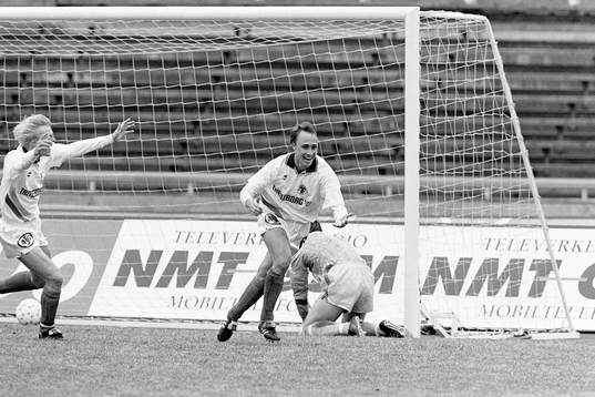  Mats Lilienberg och Mikael Rasmusson, Trelleborg jublar efter mål.
