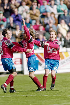  Per-Ola Ljung och Henrik Larsson, Helsingborg jublar efter mål.