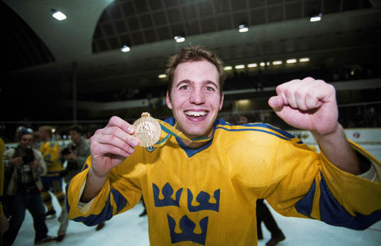 Roger Hansson med guldmedaljen