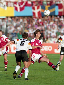  Guido Buchwald, Tyskland och Brian Laudrup, Danmark.