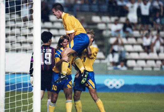  onny Rödlund, Sverige, Patrik Andersson och Niclas Alexandersson, Sverige jublar efter mål.