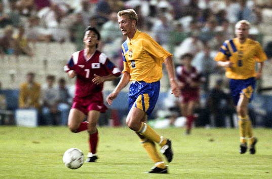  Stefan Landberg, Sverige med bollen