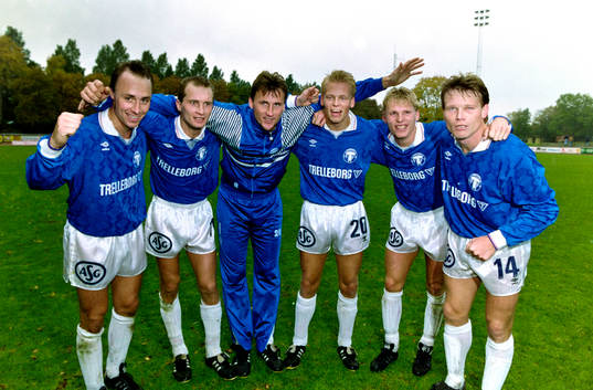 Trelleborgs målskyttar jublar efter matchen. Fr. v Mikael Rasmusson, Lars Blixt, Peter Hillgren, Fredrik Sandell, Mats Lilienberg och Leif Engqvist.