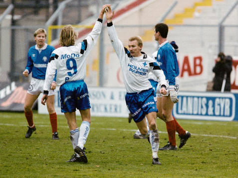  Jan Hellström och Niclas Kindvall, Norrköping jublar efter mål.
