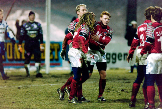  Mats Magnusson, Henrik Larsson och Urban Stoltz, Helsingborg jublar efter mål.