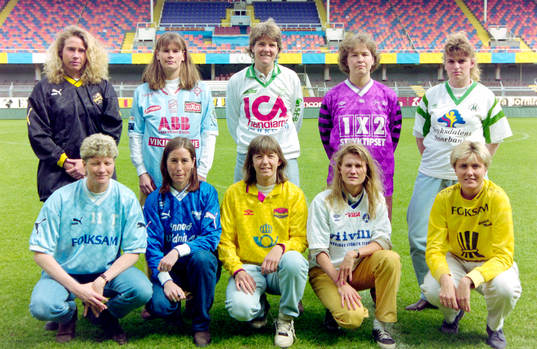  Bakre fr.v. Lena Martinsson, AIK, Åsa Jakobsson, Gideonsberg, Pia Sundhage, Hammarby, Åsa Lindqvist, Jitex och Carina Adolfsson, Mallbacken. Främre fr.v. Elisabeth Leidinge, Malmö, Cecilia Öhman, Sunnanå, Veronica Holmberg, Tyresö, Ulrika Kalte, Älvsjö och Ulrika Kristoffersson, Öxabäck.