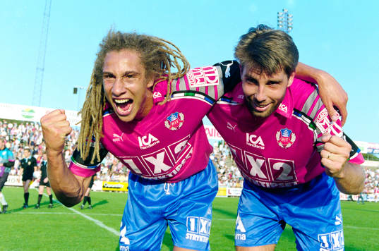  Henrik Larsson och Jonas Dahlgren, Helsingborg jublar efter segern.