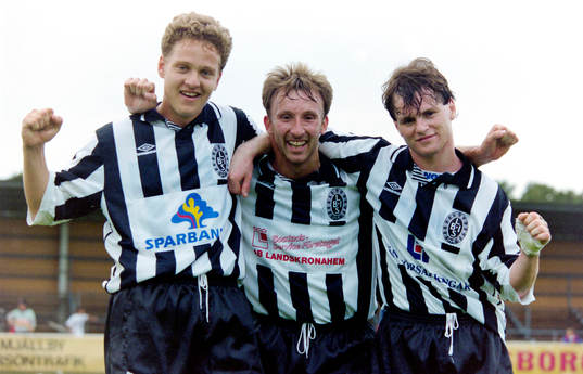  Landskronas målskyttar jublar efter matchen. Fr. v Johan Augustsson, Johnny Kongsbög och Jörgen Hegdal.