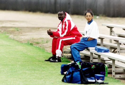  Roger Milla på en träning.