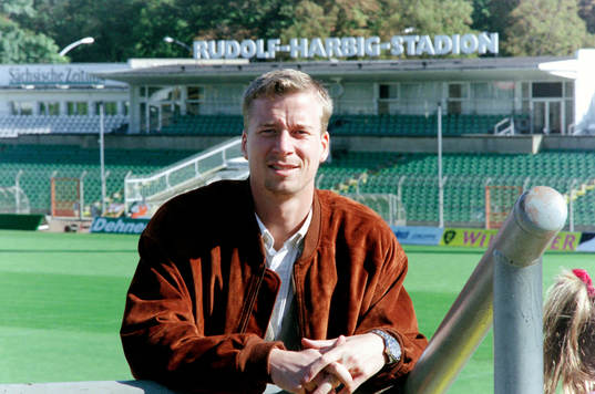 Johnny Ekström på sin nya hemmaarena Rudolf-Harbig-Stadion
