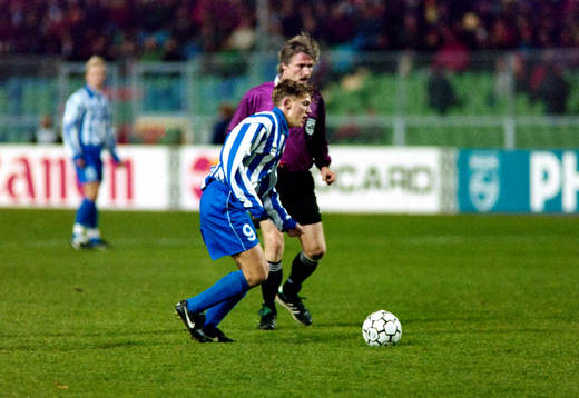  Jesper Blomqvist, Göteborg med bollen.
