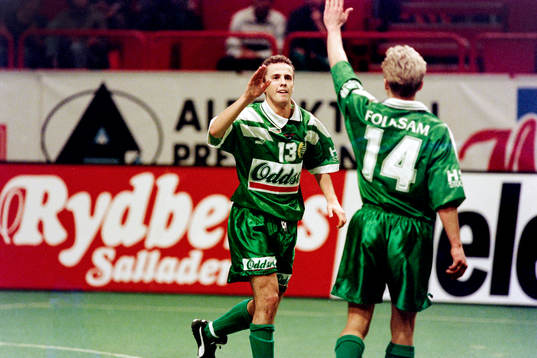  Hammarbys Jens Gustafsson och Peter Thörnqvist jublar efter mål.
