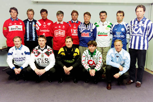 Tränarna i allsvenskan. Bakre raden fr. v: Karl-Gunnar