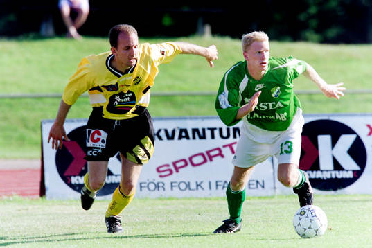 Miguel Toré, Hässleholm till vänster i kamp om bollen