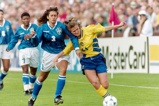 Brasiliens Elane dos Santos Rego och Ulrika Kalte i kamp om