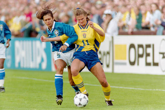 Brasiliens Elane dos Santos Rego och Ulrika Kalte i kamp om