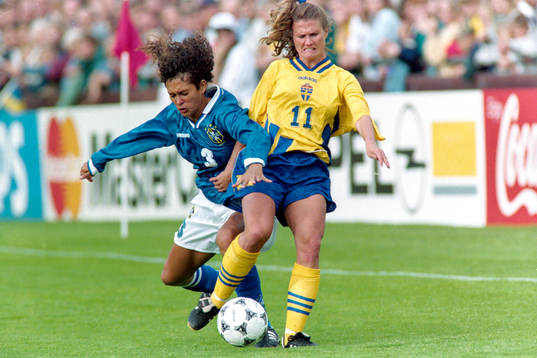 Brasiliens Elane dos Santos Rego och Ulrika Kalte i kamp om