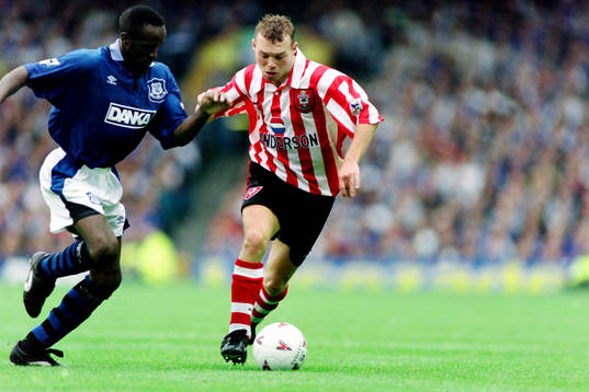  Daniel Amokachi, Everton, Neil Shipperley, Southampton.
