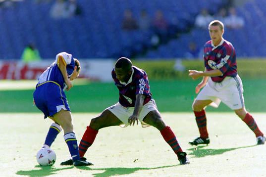  Faustino Asprilla, Newcastle.
