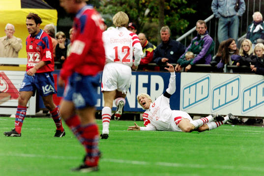  Ulf Ottosson, Degerfors jublar efter att ha gott 1-1.