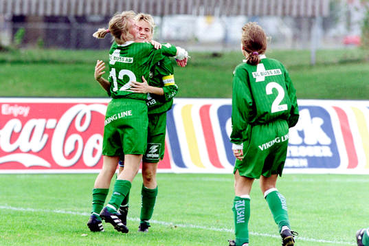 Hammarbys Lilie Persson kramas om