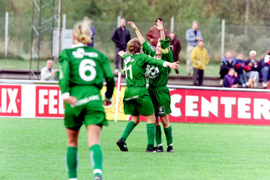 Hammarbys Lilie Persson kramas om