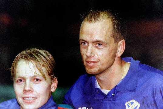  Halmstads målskyttar Robert Andersson och Tommy Andersson jublar efter segern.