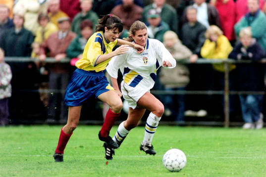 Ulrika Kalte, Sverige tar sig förbi en rumänska