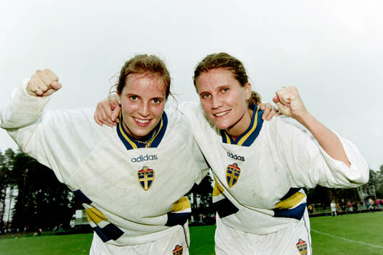 Anna Pohjanen och Ulrika Kalte, Sverige jublar