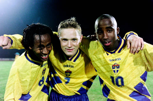  Benyam Seyoum, Martin Larsson och Eddy Lopez, Sverige jublar efter matchen.