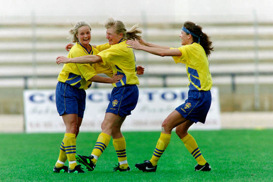  Kristin Bengtsson, Sverige jublar efter mål.