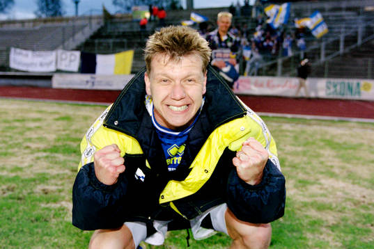 Oddevolds målskytt Jörgen Ericsson jublar